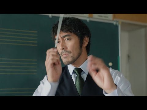 【動画】阿部寛、音楽教師を熱演　一心不乱に指揮棒を振る！　QTnet新CM＋メーキング - MANTANWEB（まんたんウェブ）