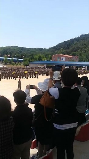 2022년5월27일 공군 병837기 수료식 중 '공군가' 제창
