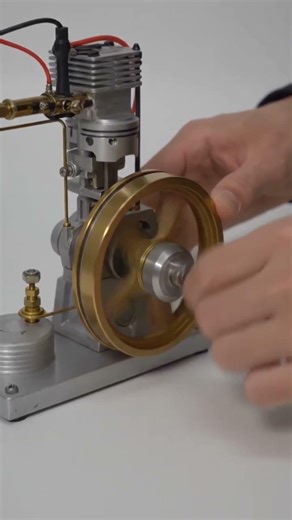 4-stroke single-cylinder gasoline model engine #engineblock #machine #machinerychannel #engineering