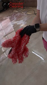 Vergiss steife Waschhandschuhe, die an jeder Ecke hängen bleiben! Der Carpolish 5-Finger Waschhandschuh gibt Dir maximale Kontrolle und erreicht selbst die schwierigsten Stellen Deines Autos – von engen Felgenspeichen bis zu Spiegelgehäusen. 💧 Sanfte, weiche Fasern – schont jeden Lack 💧 5-Finger-Design – präzise Reinigung überall 💧 Effizient gegen hartnäckigen Schmutz 💧 Langlebiges Material (80% Polyester, 20% Polyamid) Perfekte Passform (28 x 25 cm) für ermüdungsfreies Waschen und professio