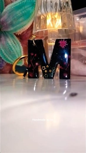 resin keychains making Tutorial 😍 #shorts #resinart #trending #ytshorts #resinkeychain