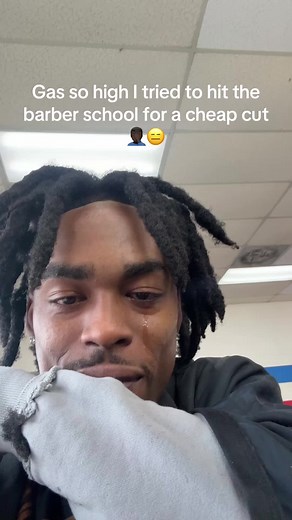Non binary haircuts: simple styles and tips for a low-cost cut