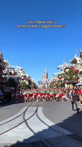 Experience a Dream Day at Disney World Parade