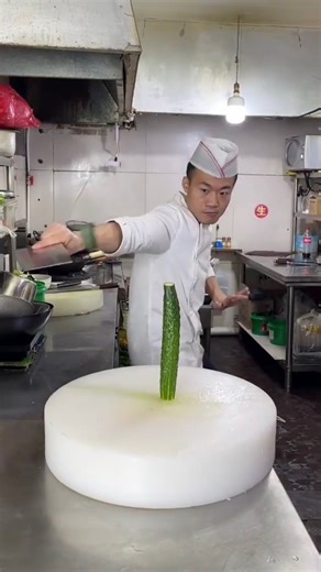 We’re with Chef Chang who shows us his amazing cucumber cutting skills! 🥒🔪🔥 | Foodporn