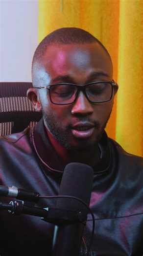 Freelancers — Learn the Art of the Follow-Up. Some of you are losing clients not because you’re bad at what you do — but because you don’t know how to follow up. You send one message, get ignored, and give up like the world ended. 😅 That’s not how professionals operate. Let me show you how a proper follow-up system works 👇 1️⃣ Day 1 — The First Message Introduce yourself. Be polite. Go straight to the point — tell them the solution you offer, not the 10 services you provide. Example: “Hi, I he