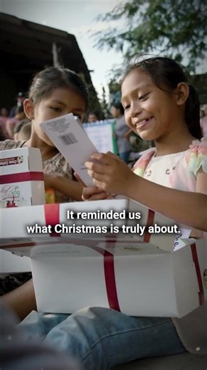 David Henrie Brings Christmas Magic to Kids in Need!