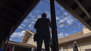 How Patriot Movement AZ sows fear at churches that are housing migrant families released by ICE