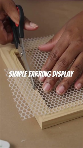 Easy DIY Display in Minutes/ #craftyideas Second DIY Craft Display on a Budget