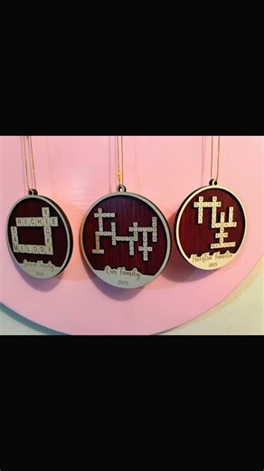 𝙲𝚛𝚎𝚊𝚝𝚒𝚘𝚗𝚜 𝚋𝚢 𝙼𝚊𝚛𝚝𝚑𝚊 on Instagram: "3D Family names crossword ornaments#crosswordornament"