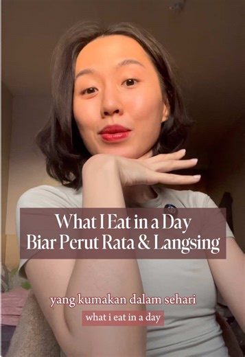 RECIPES Banana Toast makes 8 toasts (each toast 2 bread with banana mix in between) Ingredients - Bread (i used Warburton 54 kcal bread) - 2 eggs - 250 mL milk (i use skimmed) For the filling : - 2 bananas, mashed - 5 tbsp cottage cheese (can sub with more bananas and honey) - 2 tbsp 0% fat yoghurt - 2 tbsp milk - 2 scoop protein powder (i used vanilla powder) Toast was made by putting filling in between 2 bread slices, dipping the bread in the egg milk mixture then pan frying them with sprayed 