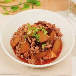 甘辛い！ ひき肉とさつまいものコチュジャン煮のレシピ動画・作り方 | デリッシュキッチン