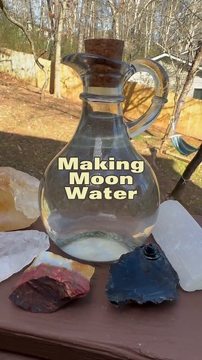 🌙 New Moon Water vs. 🌕 Full Moon Water Benefits of Making New Moon Water •SettingIntentions: Making new moon water allows you to set intentions for new beginnings, growth, and manifestation. •Cleansing and Releasing: New moon water is ideal for cleansing and releasing negative energy, old patterns, and emotions. • Starting Fresh:Utilizing new moon water can help you start fresh, reset your energy, and embark on new journeys.Benefits of Making Full Moon Water •Amplification: Full moon water har