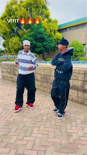 Dancing Showcase: Enjoy My Serious Moves