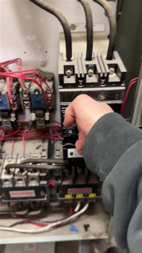 One of my first trouble shooting calls ever: Issue: fire pump would not turn off Caused overheated and damaged control transformer along with a damaged contactor The stop button also failed to work correctly Solution: new control transformer and new stop button #electricianvictoria #victoriaelectricians