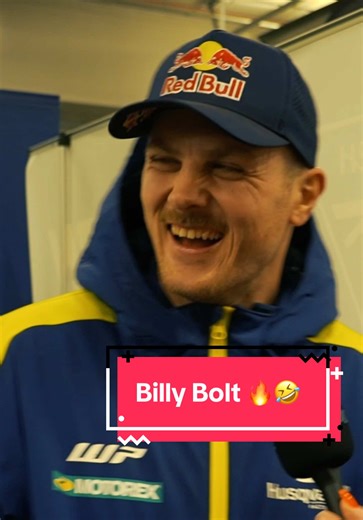 🔥 Tavaly brutálisan menő volt a SuperEnduro Budapest az MVM Dome-ban! 🏁 És az idei dátum már vészesen közeledik… ⏳ Addig is egy kicsit felelevenítjük a tavalyi élményeket 👇 🎤 Billy Bolt-tal beszélgettünk, 🏆 az 5×-ös világbajnokkal, 🤘 aki elképesztően profi, mégis közvetlen srác. A pályáról, a versenyzésről és a budapesti élményeiről kérdeztük – igazi WorldBike pillanat volt! 🏍️🔥 #superenduro #magyartiktok #magyarmotorosok #foryouba #nekedbe @Superenduro GP of Hungary