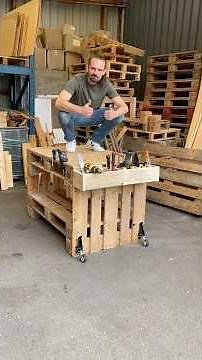 DIY workbench with 4 pallets ! #woodworking #diy #workbench