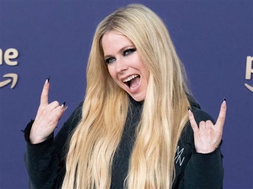 Avril Lavigne addresses ‘dumb’ conspiracy theory she died and was replaced with look-alike
