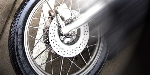 Motorcycle rider dies after crash in Manitowoc