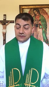 Evangelio de Hoy Viernes 23 de Agosto 2024 San Mateo 22, 34-40 En aquel tiempo, habiéndose enterado los fariseos de que Jesús había dejado callados a los saduceos, se acercaron a él. Uno de ellos, que era doctor de la ley, le preguntó para ponerlo a prueba: "Maestro, ¿cuál es el mandamiento más grande de la ley?" Jesús le respondió: "Amarás al Señor, tu Dios, con todo tu corazón, con toda tu alma y con toda tu mente. Este es el más grande y el primero de los mandamientos. Y el segundo es semejan