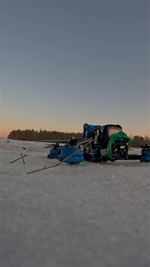 Mastering FPV Freestyle with Hybrid Grip Quad