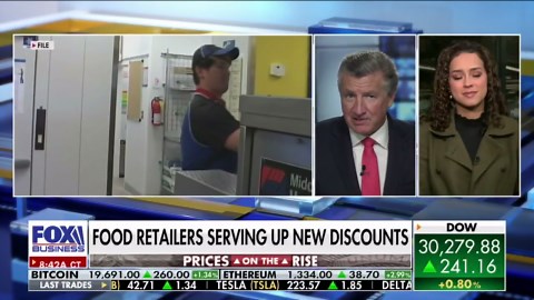 Food retailers give discounts and free samples as inflation peaks