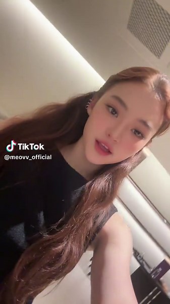 Unforgettable Tiffany Rings: A Meow Story