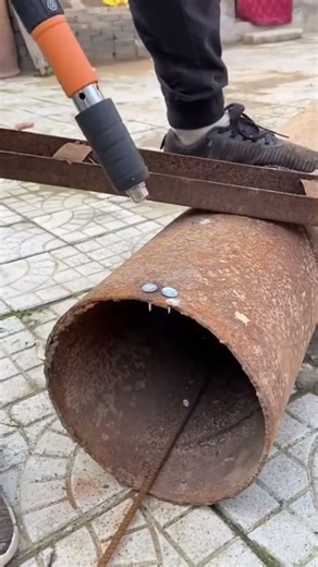 Concrete nails – quick and easy to install, you deserve them! #tools #diy #nails