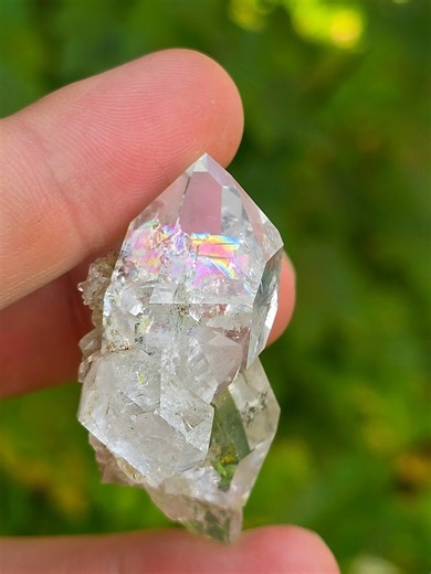 24 Hr Auction - (closed) 32 Gram Unique Herkimer Diamond Cluster! Mined in New York ✨️💎 -5$ Increments -Free shipping over 30$ US -Ends Oct 8th 3:30 P.M. US Eastern Time #crystals #herkimerdiamond #newyork #garnets #minerals #sale #foryoupage #foryou #fblifestyle | DiscoveringMinerals