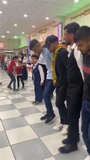 Halaycılar: Geleneksel Düğün Dansları ile Buluşun