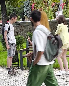 Passersby helped a man with Parkinson's disease and were rewarded | Fabiosa - Live easy