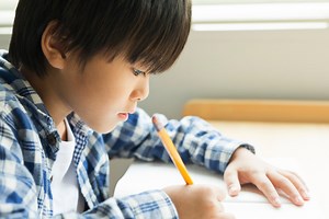 幼児期から学習習慣をつけるべき理由…タイミング・進め方 [早期教育・幼児教育] All About