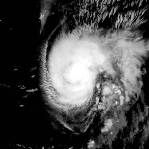 The sun rises over Hurricane #Humberto, around 600 miles northeast of Puerto Rico. | Zoom Earth