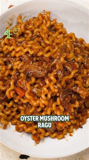Oyster Mushroom Ragu | #veganragu #veganbolognese #mushroompasta #plantbasedrecipes