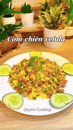 Cơm chiên Vetula (vét tủ lạnh) vậy mà ngon lắm nha🥰🥰 #reelsvn #quyencooking #anngonnaungon #monngonmoingay #comchien #comchienvetula | Quyên Cooking