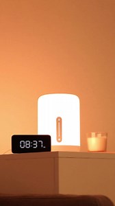 11K views · 13 reactions | Mi Bedside Lamp 2 朗 esta en cualquiera de tu Xiaomi Store ✨ ​Esta lámpara tiene un diseño práctico que emite la luz necesaria para que en tus espacios, se cree una atmósfera agradable y cálida ​​44.95 | Xiaomi Store El Salvador | Facebook