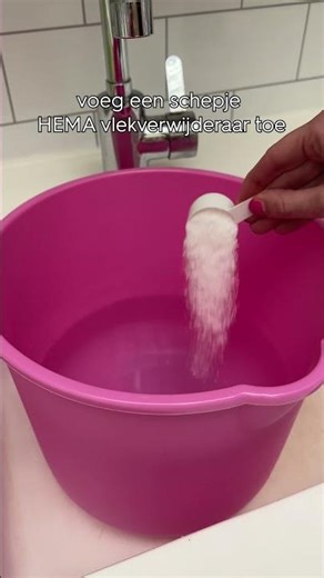 Rode wijn gemorst? Met onze vlekverwijderaar zijn die vlekken zo verdwenen! 🍷