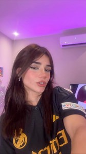 Alana via TikTok 🤳 ella está ahorita en directo en twitch pásense a verlo 👍 #alanafloresf #alanalarana #alana #reel | Alanasource