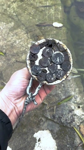 found a "STOLEN" Jewelry Box while Magnet Fishing #shorts