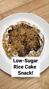 Melted chocolate rice cakes the freezer = an easy chocolate-coated sweet 'n crunchy treat! Caramel-flavored rice cakes are a longtime favorite of mine. Get the recipe -> https://bit.ly/42I2WEU | Hungry Girl