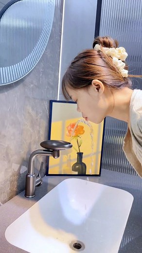 Upgrade your home with this innovative multi-functional faucet, designed to offer both style and practicality. With multiple water stream options, it caters to all your needs, from gentle rinsing to a powerful flow. Perfect for modern kitchens or bathrooms, its sleek design seamlessly blends functionality with elegance. Whether you're washing, cleaning, or simply refreshing, this faucet transforms everyday tasks into an effortless experience. A must-have addition for those who value convenience 