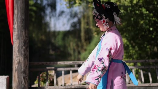 The Tui Opera in Anhui Province is one of the rare traditional opera genres in China, and its fundamental singing style is known as "Four Faders." It originated from the Huaihe River Basin, formed in Fengtai County, Huainan City. The Tui opera took in folk songs, Chinese local traditional opera, and folk art forms including ballad singing, story-telling, comic dialogues, clapper talks cross talks, and other genres. In 2006, Tui Opera was included in the first batch of the intangible cultural her