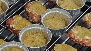 Crab Paste Shell Grilling On Stove 库存影片视频（100% 免版税）3543534677 | Shutterstock