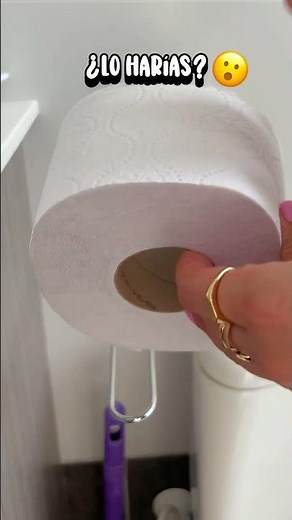 Una manera muy práctica en tener los rollos de papel en tu baño #tips #homemade #losabias #hacks
