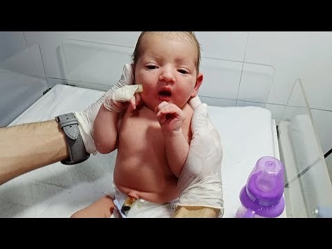 Newborn Baby Vomiting Management | NICU Care & Feeding After Recovery#neonatologist