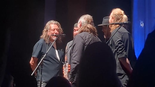 396K views · 15K reactions | The final song of the fabulous ROBERT PLANT and his excellent Celtic folk band at the intimate (less than 300) rare show at the legendary Old Town School of Folk Music in Chicago (11/13/2025). I have maximum respect for Robert as a true blue artist and as a humble but highly insightful and dedicated-to-his-craft human being. He does not have to do these small shows at his age but he knows what it's all about ... | Shelly Harris's Rockphiles | Facebook