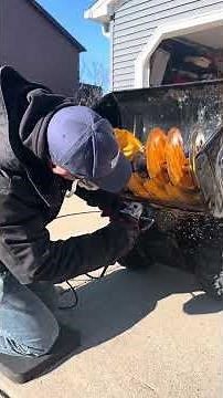 ALWAYS SET YOUR SKIDS ON YOUR SNOWBLOWER AT THE RIGHT HEIGHT TO AVOID THIS