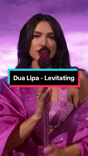 Dua Lipa singing Levitating live at the GRAMMYs 2021 😮‍💨 #dualipa #music #live #fyp