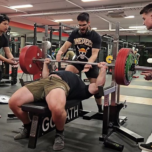 Heavy Bench Press 240kg / 528lb #bodybuilding #powerlifter #training