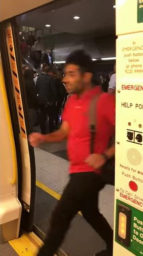 Door chime sound for the doors to close on a TransPerth B series train.