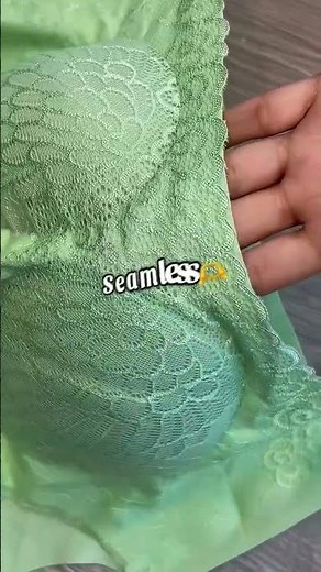 5 colors, endless vibes 💕 Our padded bras with removable pads are seamless, comfy & super styli
